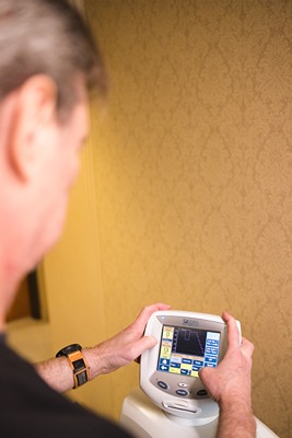 Chiropractor Morristown NJ Joseph Canova Using Spinal Decompression